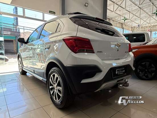 CHEVROLET-ONIX-2017