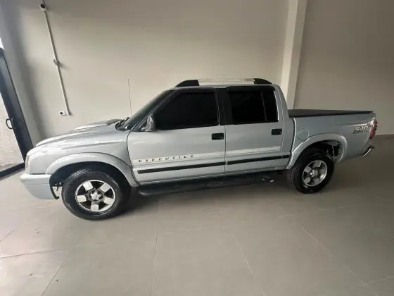 CHEVROLET S10 2.8 EXECUTIVE 4X2 CD 12V TURBO ELECTRONIC INTERCOOLER DIESEL 4P MANUAL