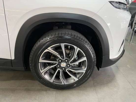 CHEVROLET-TRACKER-2025