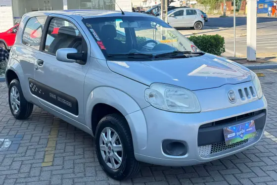 FIAT UNO 1.0 EVO VIVACE 8V FLEX 2P MANUAL FIAT UNO 1.0 EVO VIVACE 8V FLEX 2P MANUAL