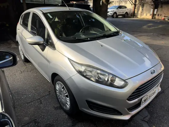 FORD FIESTA 1.5 S HATCH 16V FLEX 4P MANUAL FORD FIESTA 1.5 S HATCH 16V FLEX 4P MANUAL