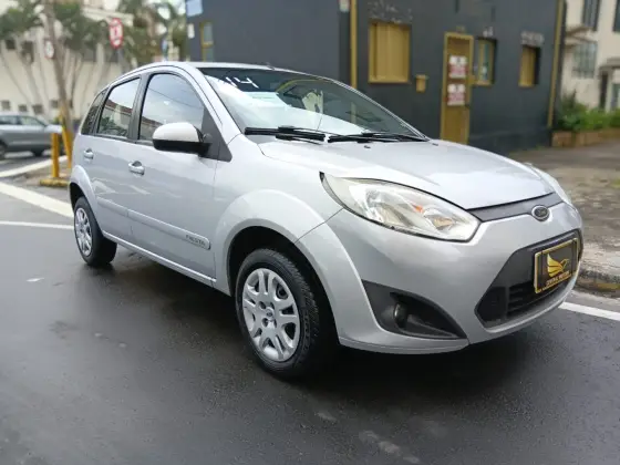 FORD FIESTA 1.6 ROCAM HATCH 8V FLEX 4P MANUAL FORD FIESTA 1.6 ROCAM HATCH 8V FLEX 4P MANUAL