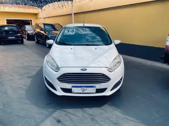 FORD FIESTA 1.6 SE HATCH 16V FLEX 4P POWERSHIFT