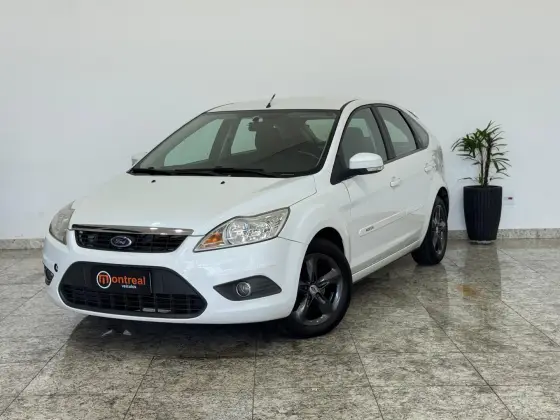 FORD FOCUS 1.6 GL 8V FLEX 4P MANUAL FORD FOCUS 1.6 GL 8V FLEX 4P MANUAL