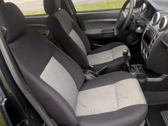 FORD-FIESTA-1.0 MPI PERSONNALITÉ 8V GASOLINA 4P MANUAL FORD-FIESTA-2007