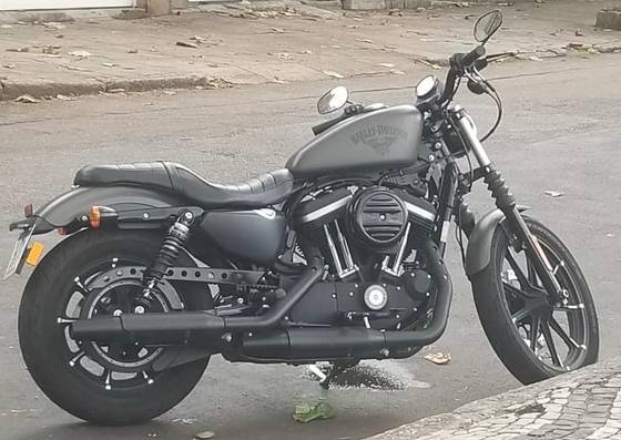 HARLEY-DAVIDSON SPORTSTER XL 883N IRON 