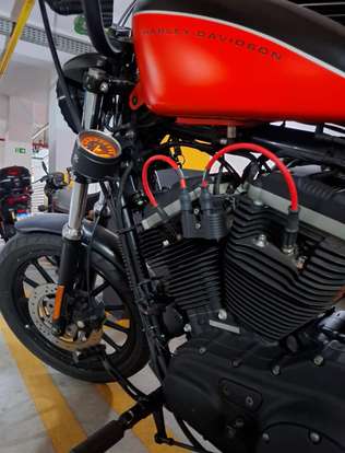 HARLEY-DAVIDSON-SPORTSTER XL 883 R-2008