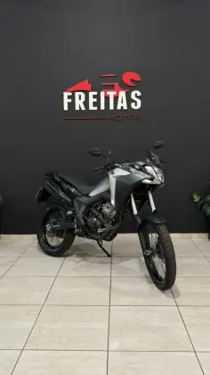 HONDA XRE 300 SAHARA HONDA XRE 300 SAHARA