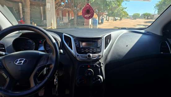 HYUNDAI-HB20-2013