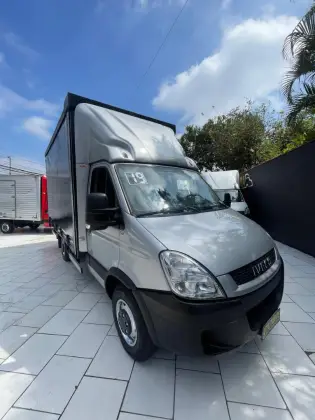 IVECO DAILY 2.3 HPI DIESEL 35S14 CHASSI MANUAL IVECO DAILY 2.3 HPI DIESEL 35S14 CHASSI MANUAL