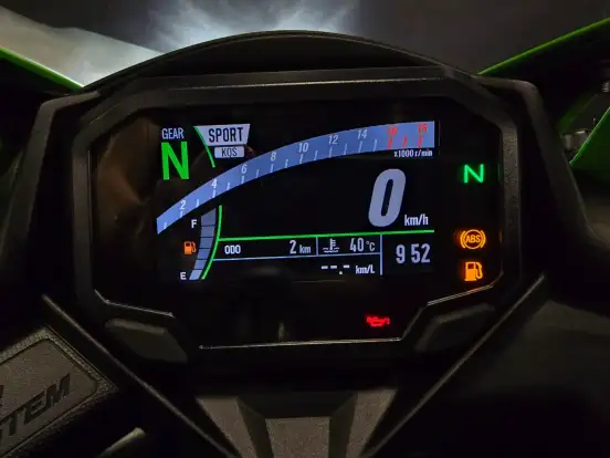 KAWASAKI-NINJA ZX-4RR-2026