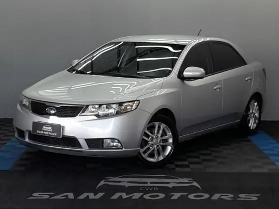 KIA CERATO 1.6 EX3 SEDAN 16V GASOLINA 4P MANUAL KIA CERATO 1.6 EX3 SEDAN 16V GASOLINA 4P MANUAL