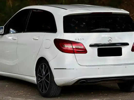 MERCEDES-BENZ-B 200-1.6 SPORT TURBO GASOLINA 4P AUTOMÁTICO MERCEDES-BENZ-B 200-2014