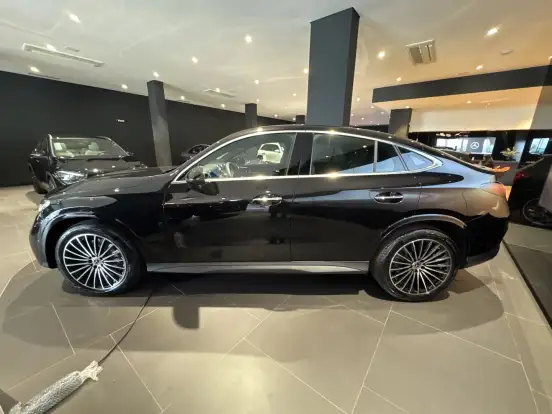 MERCEDES-BENZ-GLC 300-2026