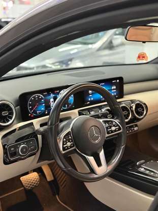 MERCEDES-BENZ-A 200-2020