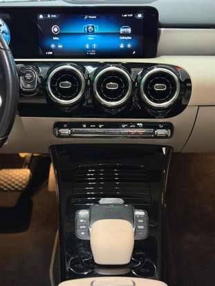 MERCEDES-BENZ-A 200-2020
