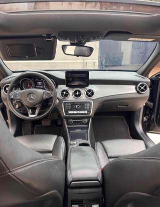 MERCEDES-BENZ-GLA 200-2019