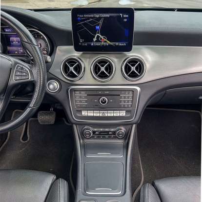 MERCEDES-BENZ-GLA 200-2019