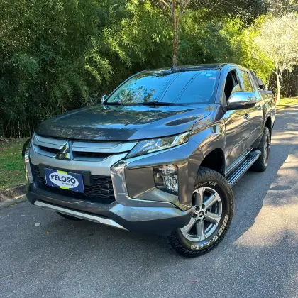 MITSUBISHI L200 TRITON 2.4 16V TURBO DIESEL SPORT HPE CD 4P 4X4 AUTOMÁTICO MITSUBISHI L200 TRITON 2.4 16V TURBO DIESEL SPORT HPE CD 4P 4X4 AUTOMÁTICO