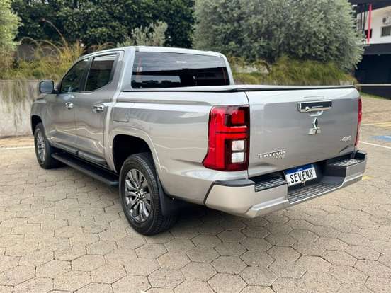 MITSUBISHI-L200 TRITON-2.4 16V TURBO DIESEL SPORT HPE CD 4P 4X4 AUTOMÁTICO MITSUBISHI-L200 TRITON-2025