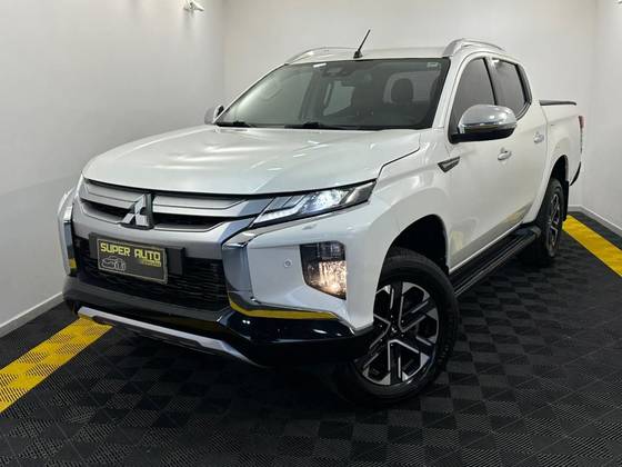 MITSUBISHI L200 TRITON 2.4 16V TURBO DIESEL SPORT HPE-S CD 4P 4X4 AUTOMÁTICO