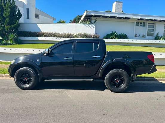 MITSUBISHI-L200 TRITON-2016