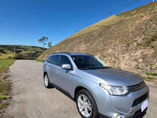 MITSUBISHI-OUTLANDER-2.0 16V GASOLINA 4P AUTOMÁTICO MITSUBISHI-OUTLANDER-2015