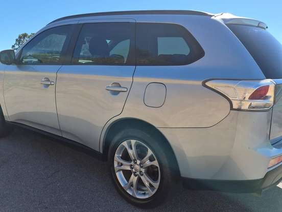 MITSUBISHI-OUTLANDER-2.0 16V GASOLINA 4P AUTOMÁTICO MITSUBISHI-OUTLANDER-2015