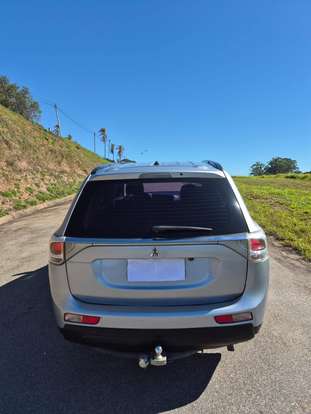 MITSUBISHI-OUTLANDER-2015