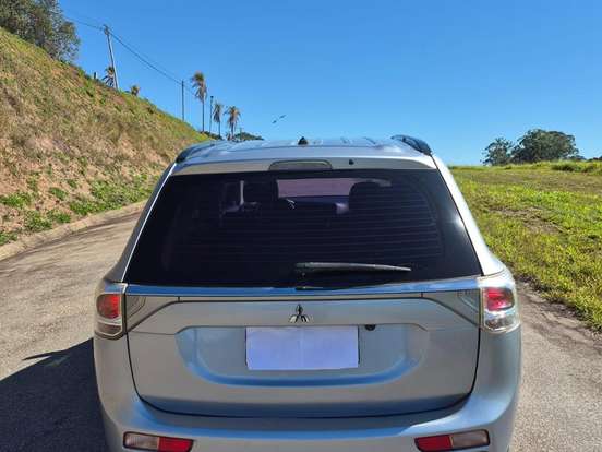 MITSUBISHI-OUTLANDER-2.0 16V GASOLINA 4P AUTOMÁTICO MITSUBISHI-OUTLANDER-2015