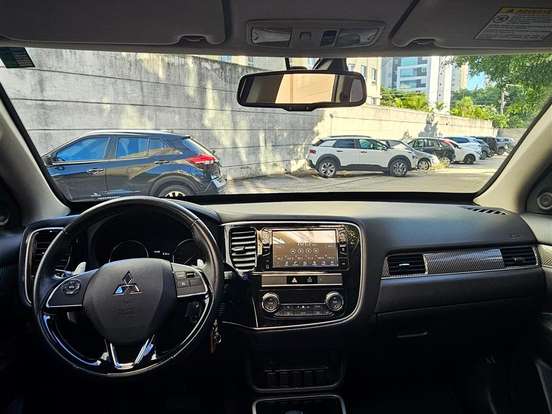 MITSUBISHI-OUTLANDER-2.0 MIVEC GASOLINA GLS AUTOMÁTICO MITSUBISHI-OUTLANDER-2018