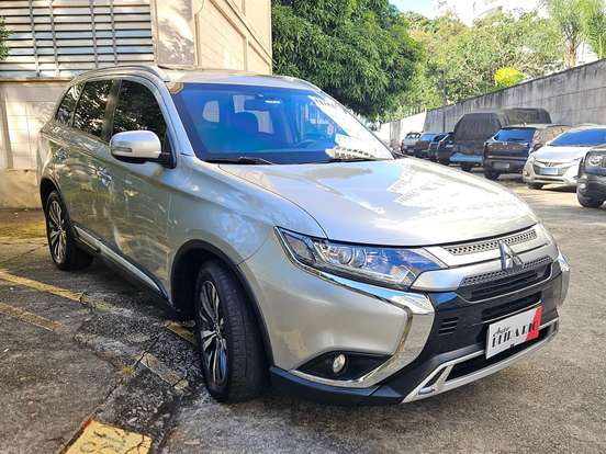 MITSUBISHI-OUTLANDER-2.0 MIVEC GASOLINA GLS AUTOMÁTICO MITSUBISHI-OUTLANDER-2018