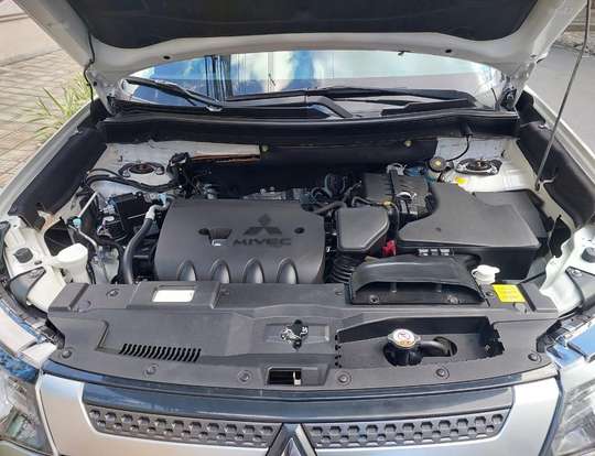 MITSUBISHI-OUTLANDER-2019