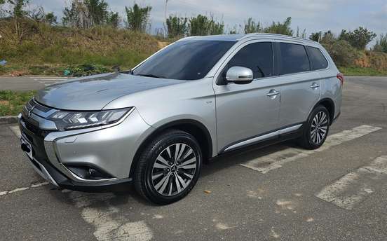 MITSUBISHI-OUTLANDER-2018