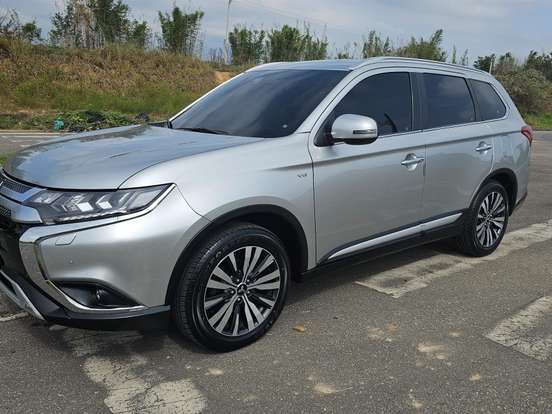 MITSUBISHI-OUTLANDER-3.0 MIVEC V6 GASOLINA HPE-S AWD AUTOMÁTICO MITSUBISHI-OUTLANDER-2018