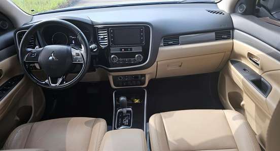 MITSUBISHI-OUTLANDER-2018