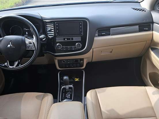 MITSUBISHI-OUTLANDER-3.0 MIVEC V6 GASOLINA HPE-S AWD AUTOMÁTICO MITSUBISHI-OUTLANDER-2018