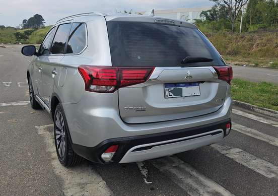 MITSUBISHI-OUTLANDER-2018