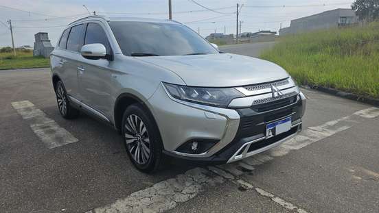 MITSUBISHI-OUTLANDER-2018