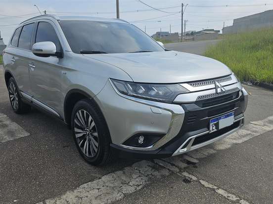 MITSUBISHI-OUTLANDER-3.0 MIVEC V6 GASOLINA HPE-S AWD AUTOMÁTICO MITSUBISHI-OUTLANDER-2018
