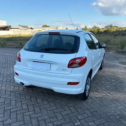 PEUGEOT-207-2011