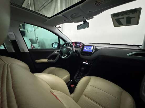 PEUGEOT-208-1.6 ALLURE 16V FLEX 4P AUTOMÁTICO PEUGEOT-208-2017