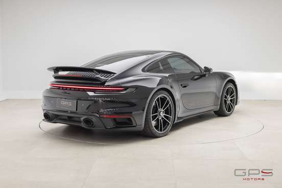 PORSCHE-911-2023