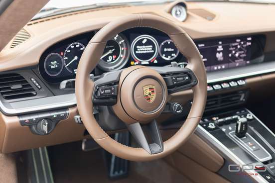 PORSCHE-911-2023