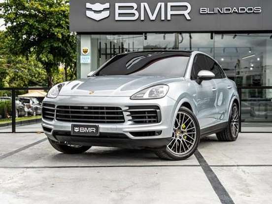 PORSCHE-CAYENNE-2021