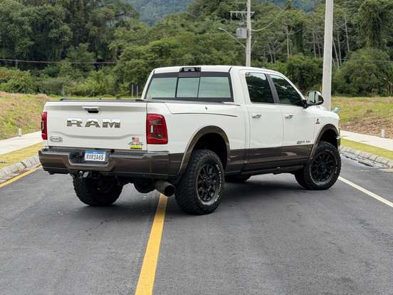 RAM-3500-6.7 I6 TURBO DIESEL LIMITED LONGHORN CD 4X4 AUTOMÁTICO RAM-3500-2022