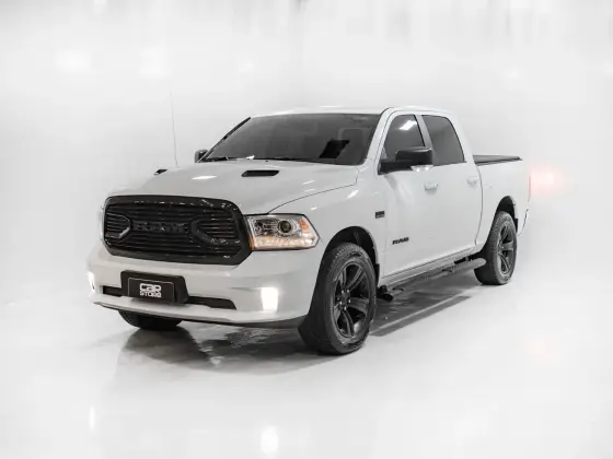 RAM CLASSIC 5.7 V8 GASOLINA LARAMIE CD 4X4 AUTOMÁTICO