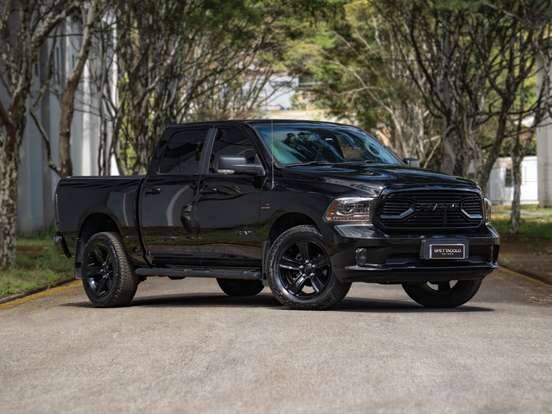 RAM-CLASSIC-5.7 V8 GASOLINA LARAMIE CD 4X4 AUTOMÁTICO RAM-CLASSIC-2023