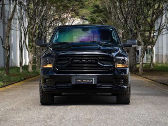 RAM-CLASSIC-5.7 V8 GASOLINA LARAMIE CD 4X4 AUTOMÁTICO RAM-CLASSIC-2023