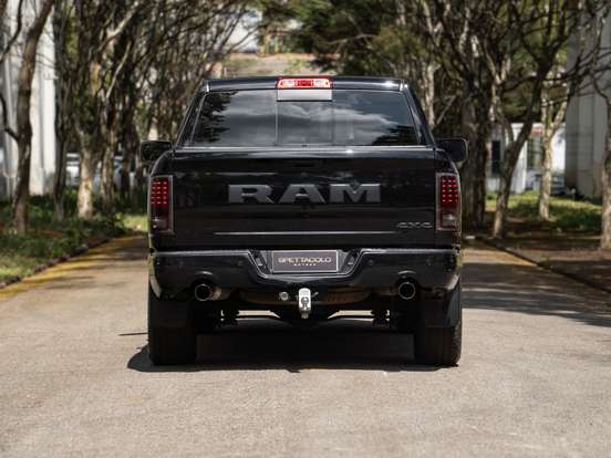 RAM-CLASSIC-5.7 V8 GASOLINA LARAMIE CD 4X4 AUTOMÁTICO RAM-CLASSIC-2023